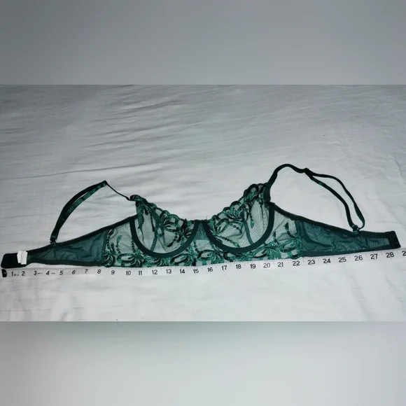 Green Lace and Mesh Bra with Underwire - Picture 4 of 7